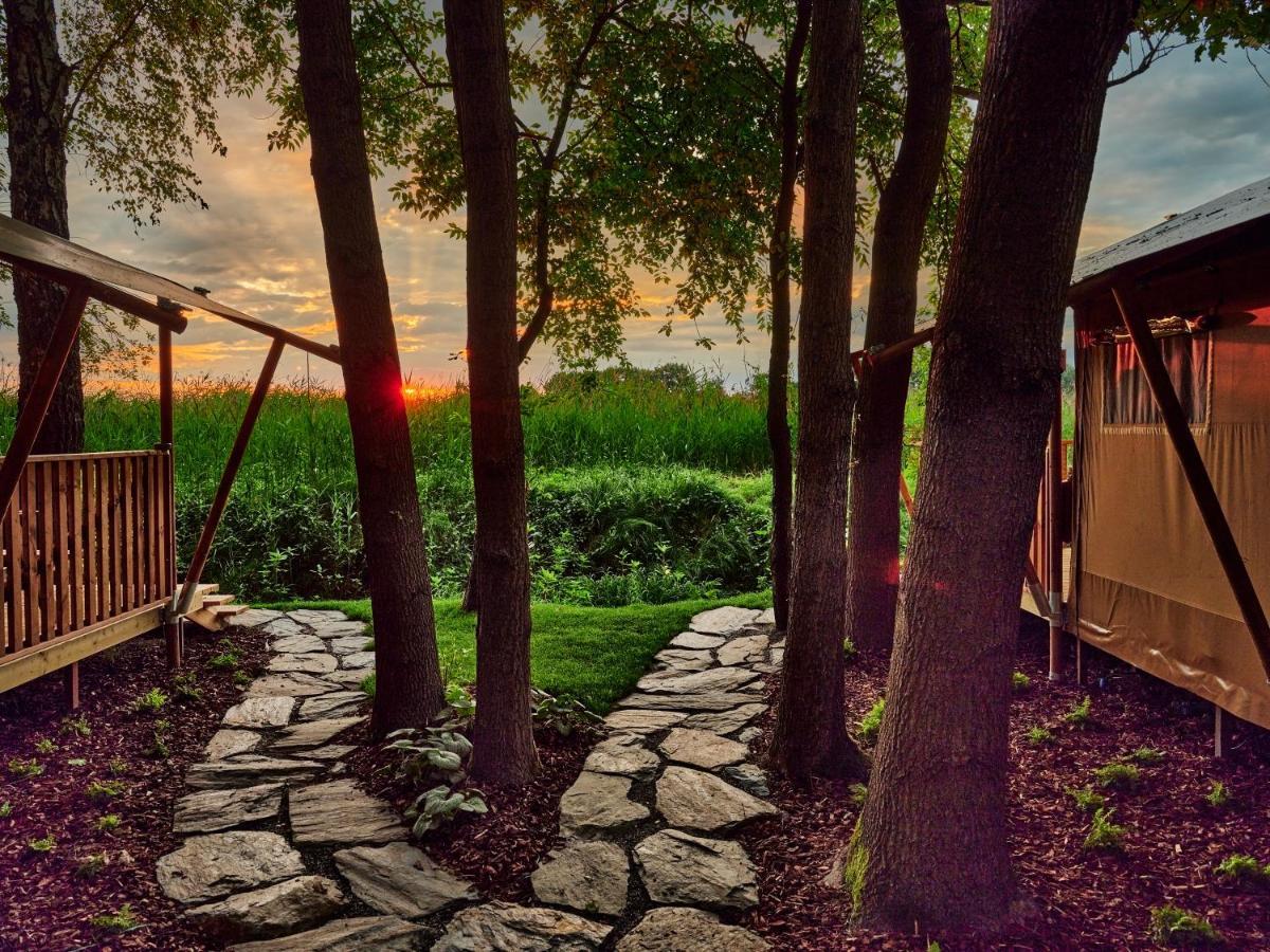 Zatoria Luxury Glamping Zator Hotel Exterior foto